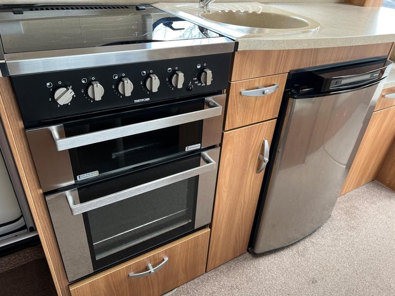 2011 Swift Conqueror 530 4 Berth Touring Caravan