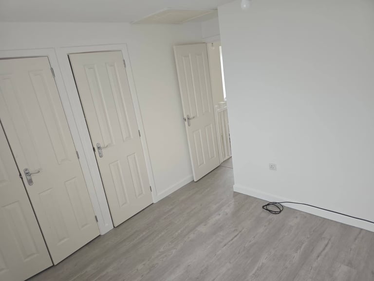 🌟 NEWLY-REFURBISHED 3/4 BED SEMI-DETACHED HOUSE – OXLEY PARK, MK4 🌟 Available Now – £1,695 pcm ***