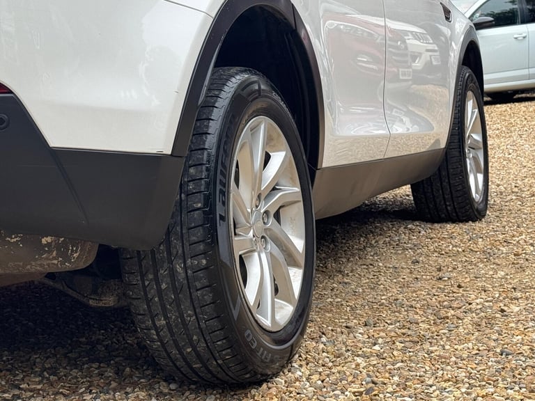 2017 Land Rover Discovery Sport 2.0 TD4 SE Tech 4WD Euro 6 (s/s) 5dr ESTATE Diesel Manual