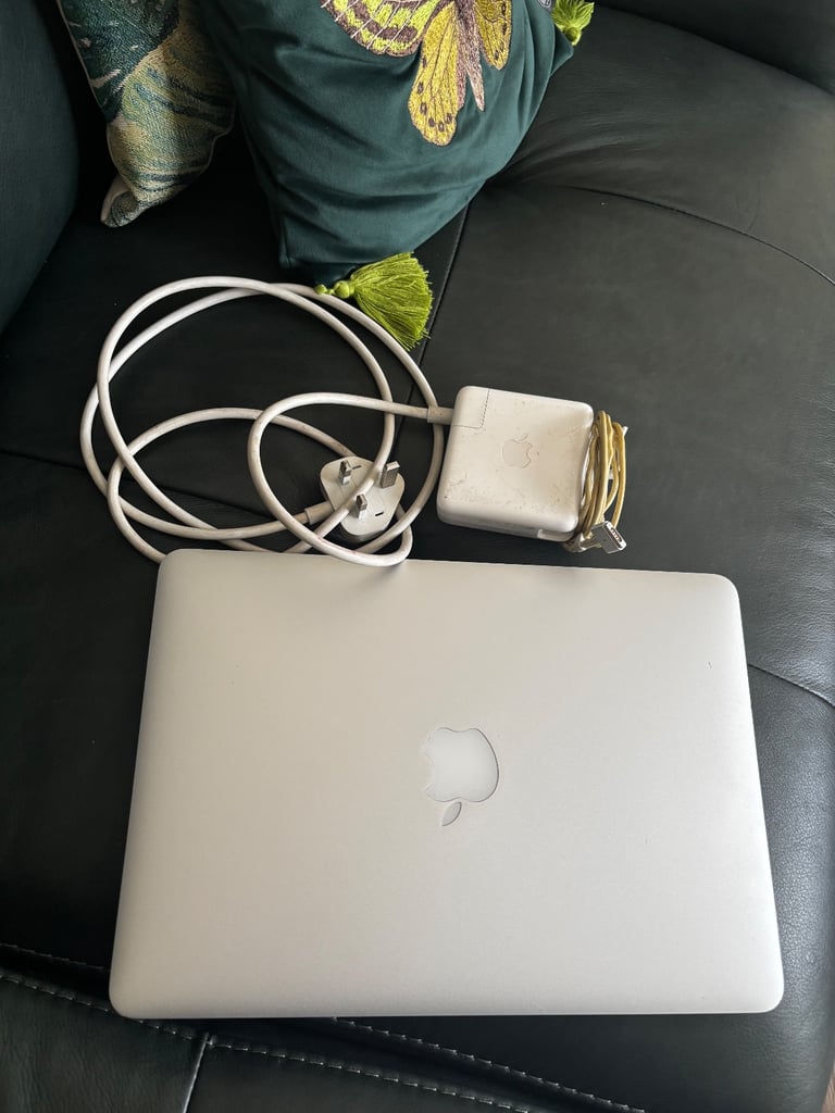 Apple MacBook Pro 250GB with charger