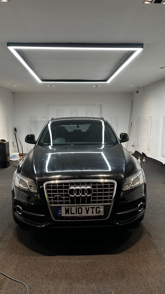image for Audi, Q5, Estate, 2010, Semi-Auto, 1968 (cc), 5 doors