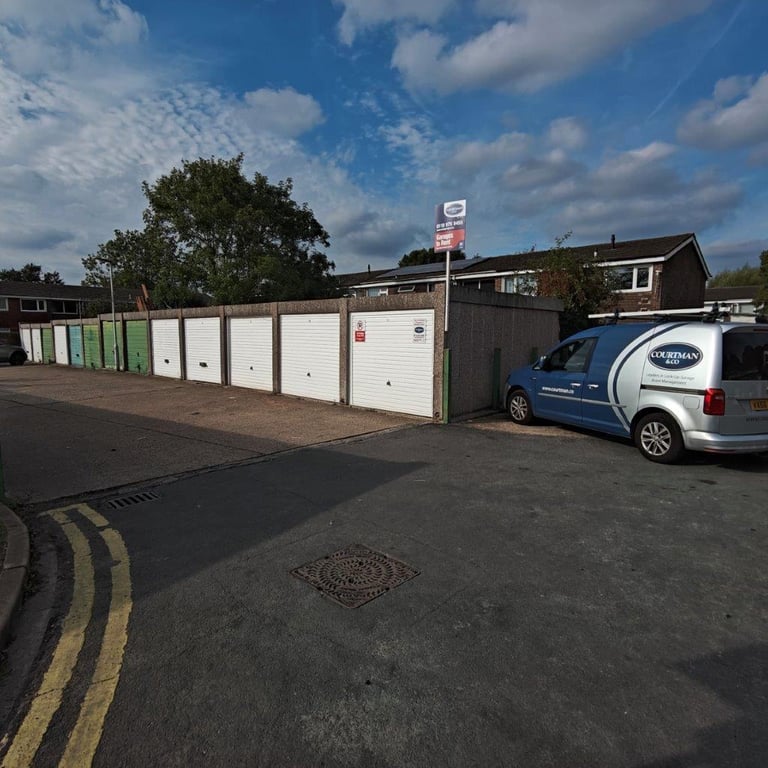 Garage/Parking/Storage to rent: Chester Street, (opp 90), Reading, RG30 1LL