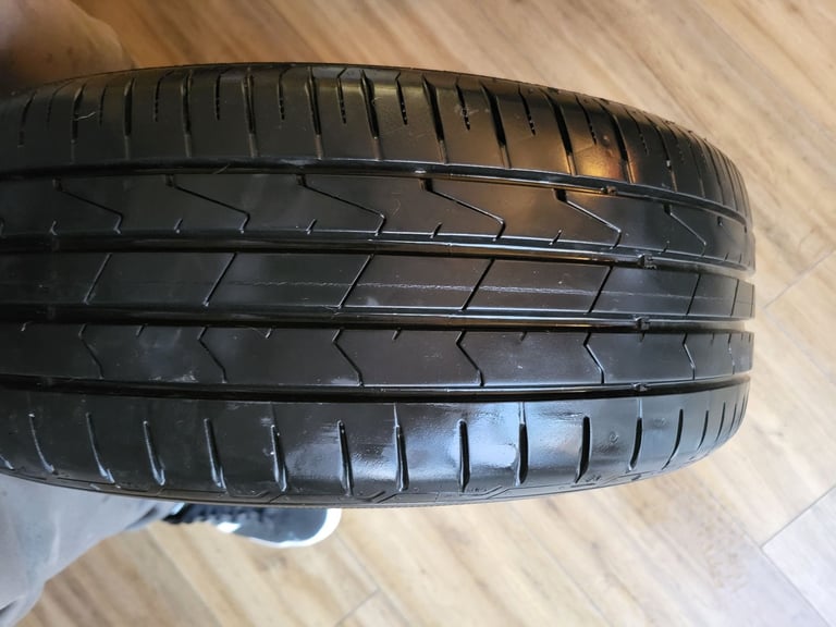 Ford fiesta alloy wheel and tyre 
