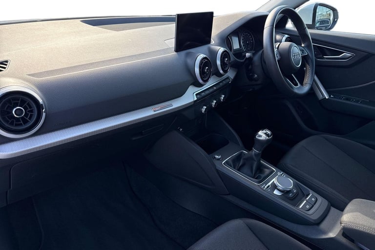 2021 Audi Q2 Technik 30 TFSI  110 PS 6-speed SUV PETROL Manual