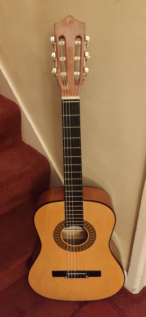 Herald 3/4size classical guitar for age 8 to 12 years old