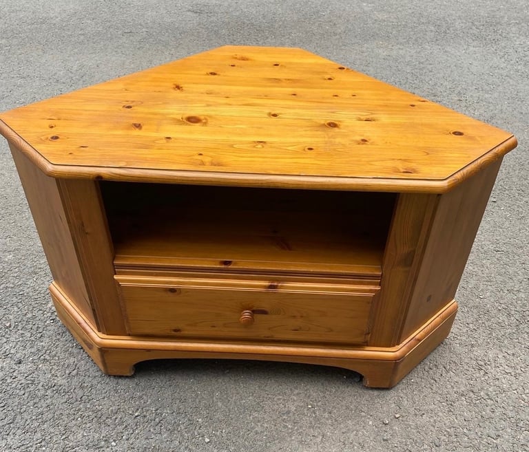 Ducal Pine Corner TV Stand 