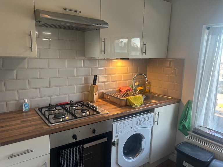 Lovely one bedroom flat to let in Whetstone N20 (please read ad)