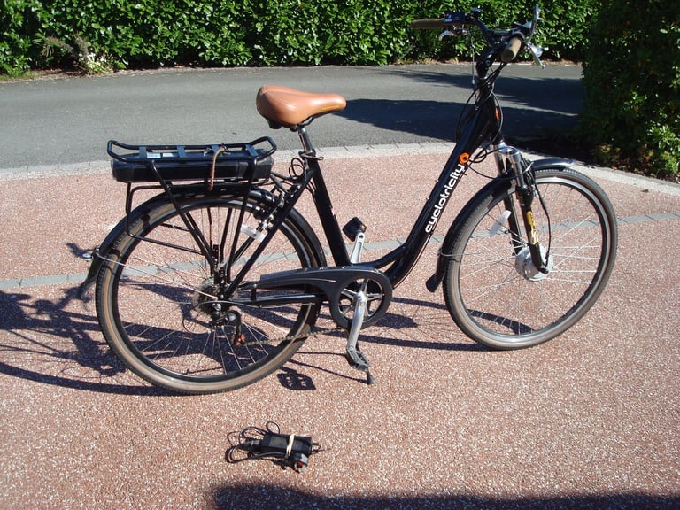 image for CYCLOTRICITY SAHARA 20 INCH ELECTRIC BIKE 6 GEARS