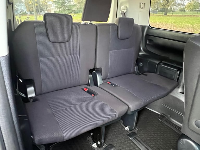 2015 Toyota Noah MPV Hybrid Electric  Automatic