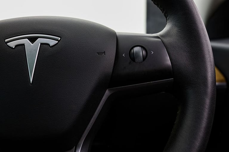 2020 Tesla Model 3 Standard Range Plus Saloon 4dr Electric Auto RWD (241 bhp) Saloon ELECTRIC Aut...
