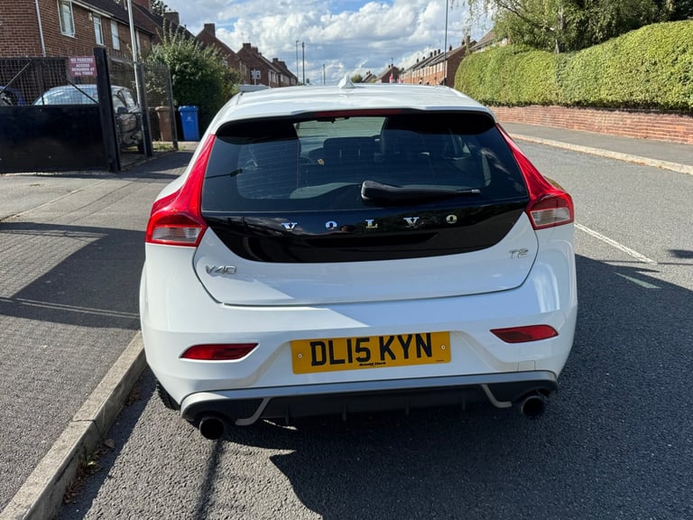 2015 Volvo V40 T2 R DESIGN 5dr ULEZ HATCHBACK Petrol Manual