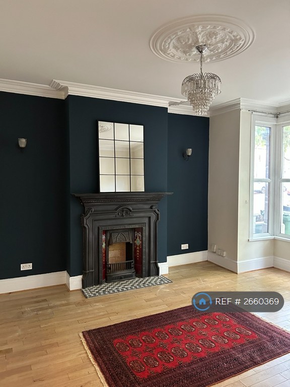 4 bedroom house in Carisbrooke Road, London, E17 (4 bed) (#2660369)