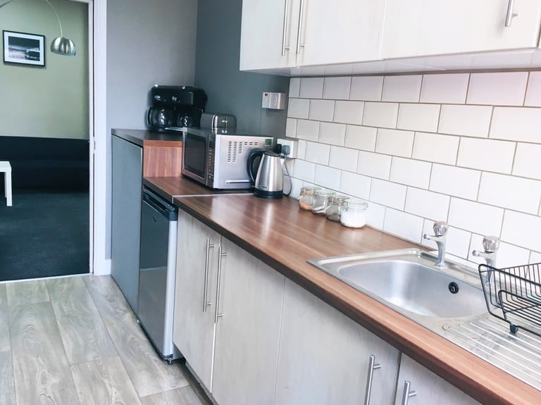 MODERN OFFICES IN BRADFORD CITY CENTRE TO LET near Leeds / Halifax WORK SPACE ROOMS RENT