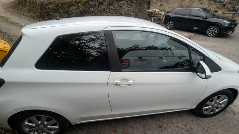 2012 Toyota Yaris 1.33 VVT-i TR 3dr HATCHBACK Petrol Manual