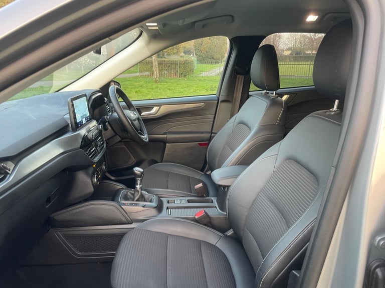 FORD KUGA 1.5 Kuga Titanium Edition 5 door 1.5L EcoBoost 150PS FWD 6 Speed