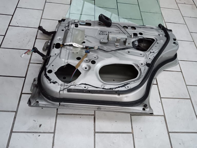 Rh rear door Subaru Forester