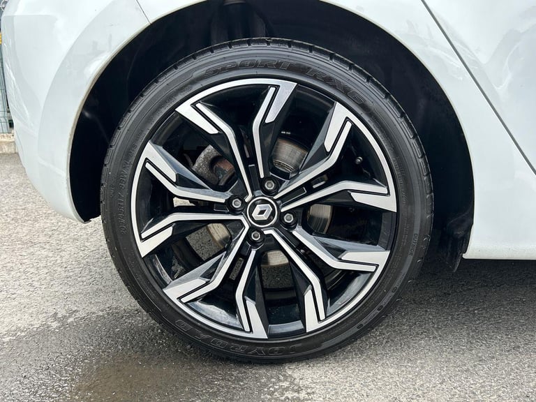 2022 Renault Clio 1.6 E-TECH full hybrid 145 Techno 5dr Auto Hatchback HYBRID ELECTRIC Automatic