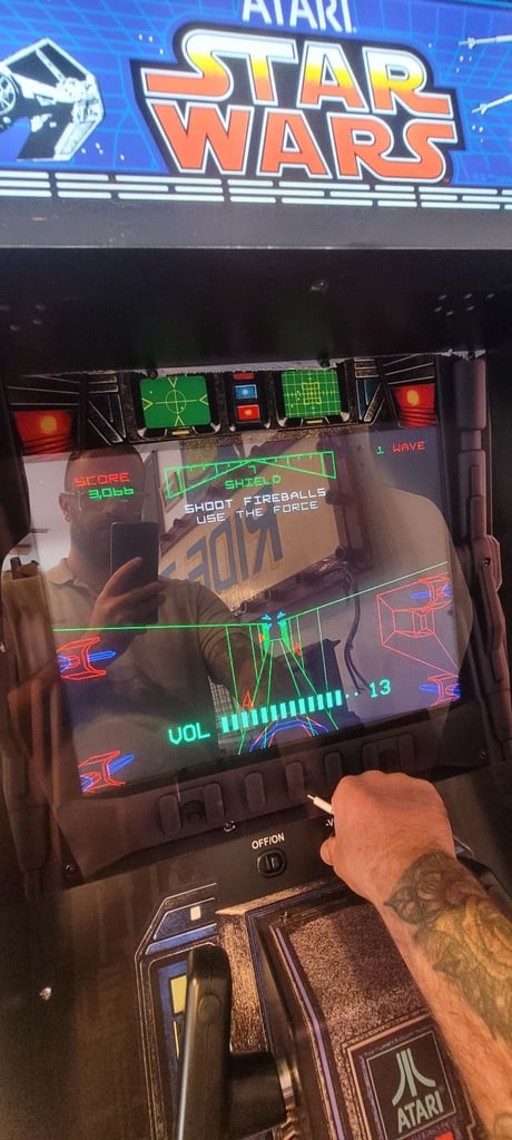 Vintage starwars Arcade machine atari