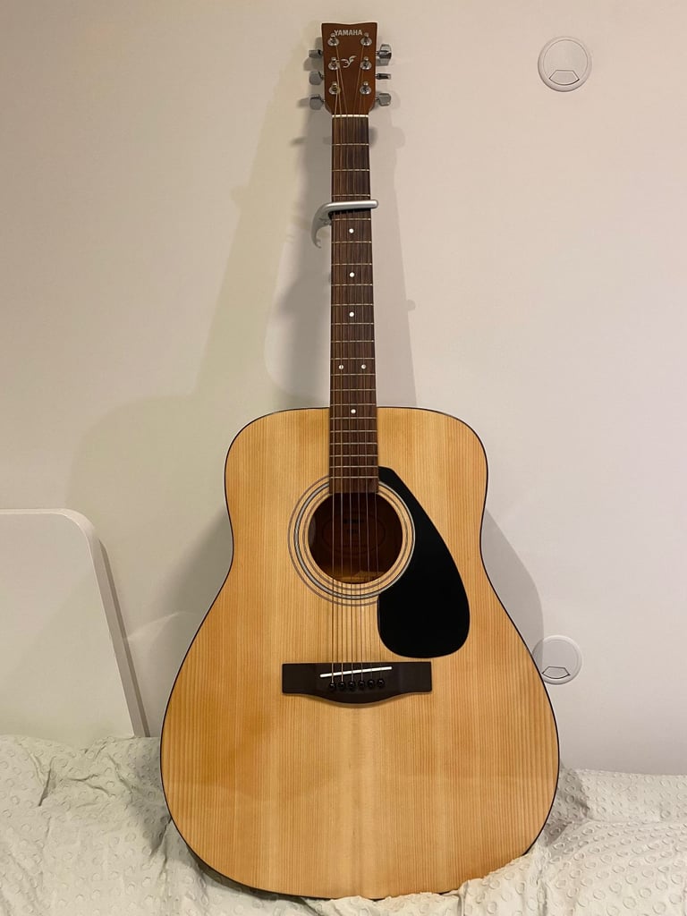 Yamaha F310 Acoustic Steelstring Guitar