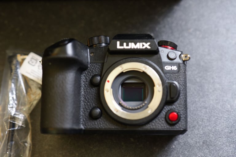 Panasonic Lumix GH6 25.2MP video focussed mirrorless camera. not sony canon nikon fuji olympus