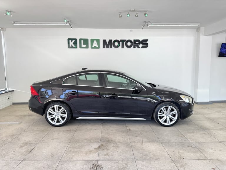 VOLVO S60 2.4 D5 SE Lux Black Auto Diesel 2010