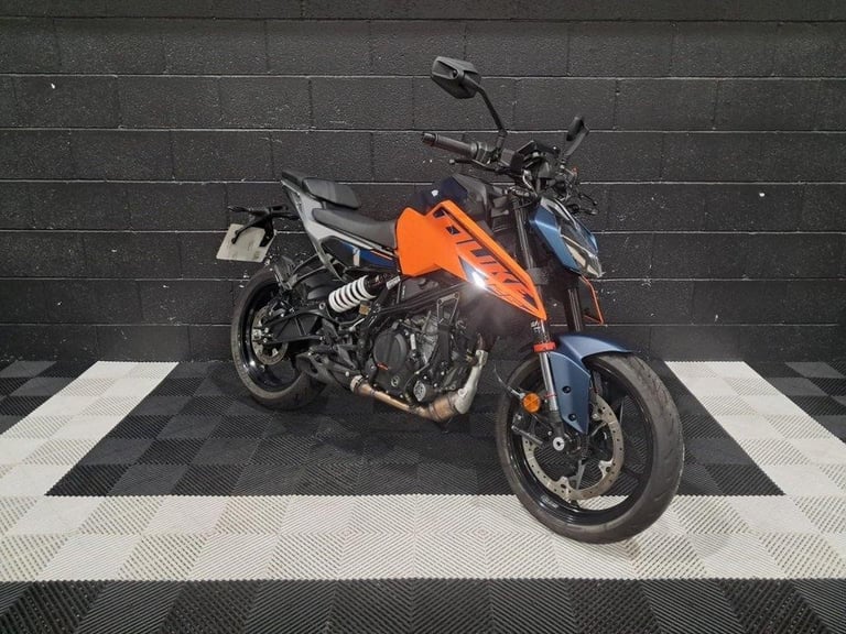 2024 24 KTM 125 DUKE 125 NAKED PETROL MANUAL X-RING EURO 5 (15 PS)