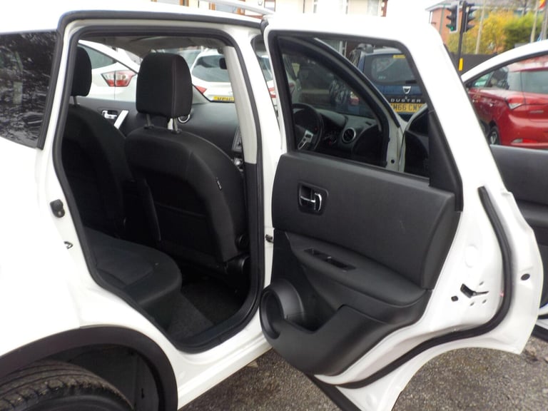 2012 Nissan Qashqai 1.5 dCi n-tec+ 2WD Euro 5 5dr HATCHBACK Diesel Manual