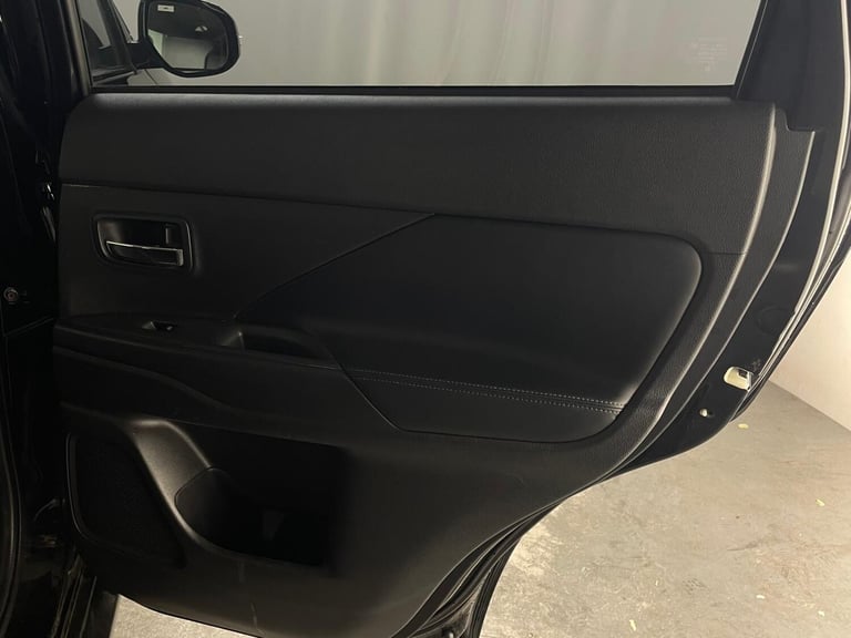 2020 Mitsubishi Outlander 2.0 MIVEC Exceed CVT 4WD Euro 6 (s/s) 5dr ESTATE Petrol Automatic