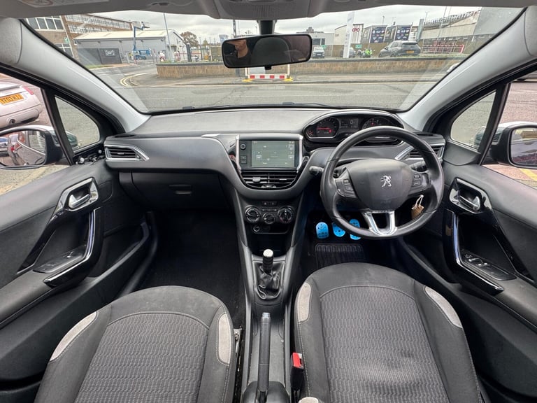 2015 Peugeot 208 1.2 VTi Style 5dr HATCHBACK Petrol Manual