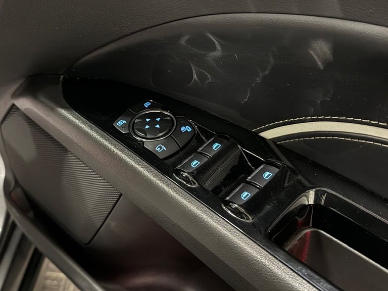 2018 Ford Mondeo 2.0 TDCi Duratorq Vignale Hatchback 5dr Diesel Manual Euro 6 (s/s) (150 ps) Hatc...