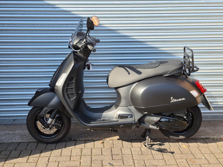 Piaggio Vespa GTS 300 Notte