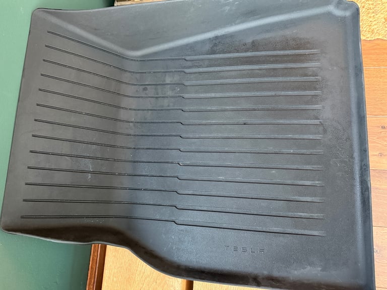 Original Tesla Model Y set of rubber mats - x5