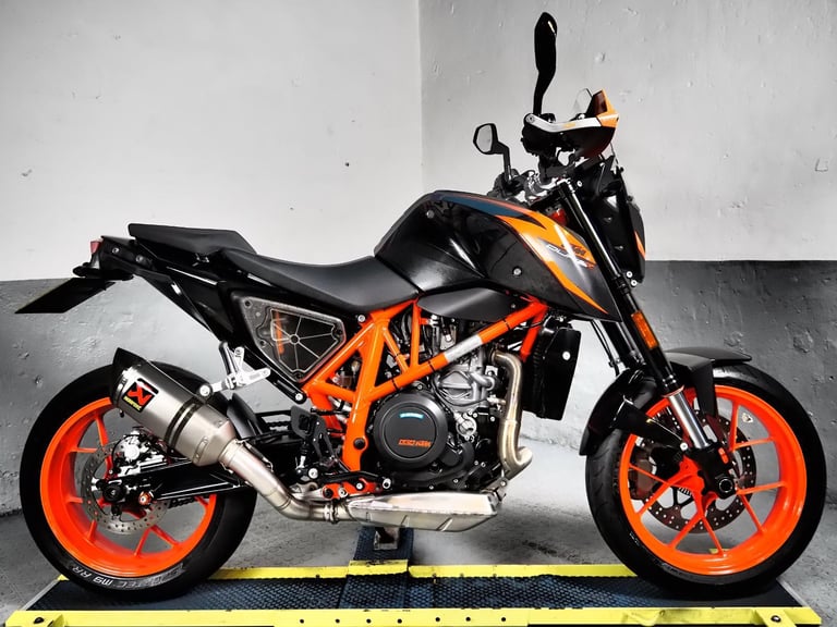 2018 KTM 690 Duke R ,6k Akrapovic pipe,powerparts extras,economical bike