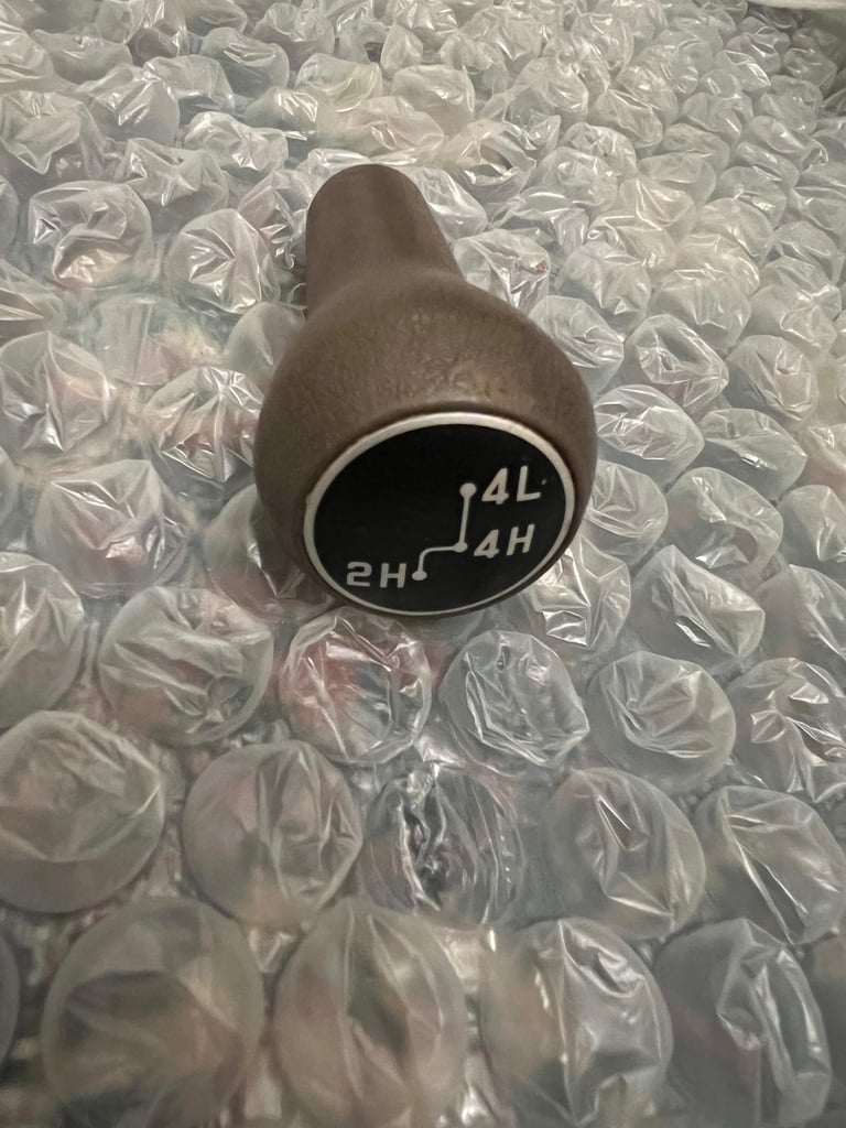 image for Mitsubishi Pajero Shogun MK1 4x4 Gear Stick 