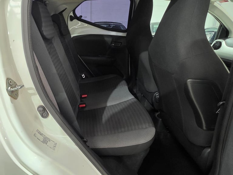 2015 Toyota AYGO 1.0 VVT-i x-pression x-wave x-shift Euro 5 5dr Euro 5 HATCHBACK Petrol Automatic