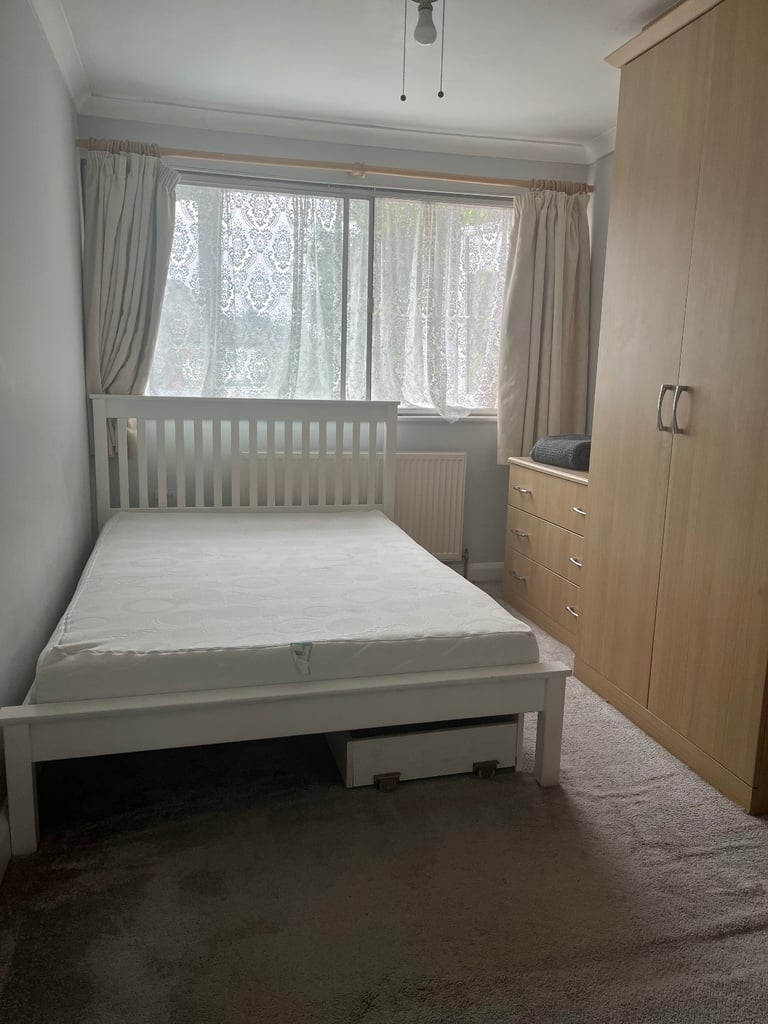 Double room to let