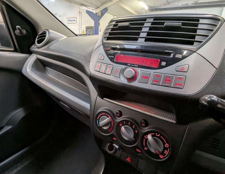 Suzuki, ALTO, Hatchback, 2014, Manual, 996 (cc), 5 doors