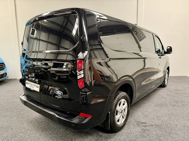 2024 Ford Transit Custom 2.0 EcoBlue 136ps H1 Van Limited PANEL VAN DIESEL Manual