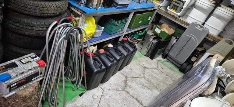CARAVAN BREAKER used camper caravan motorhome parts.