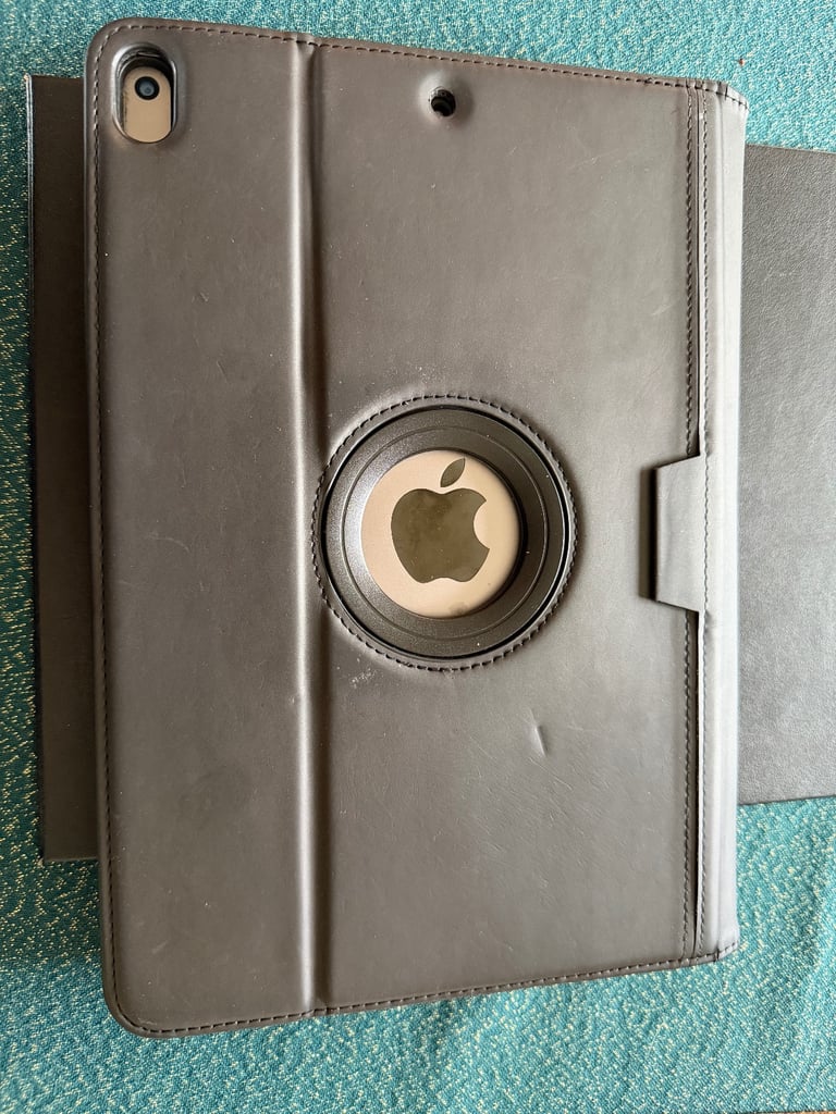 iPad Air 3rd Generation 64GB Black WiFi Excellent Condition 