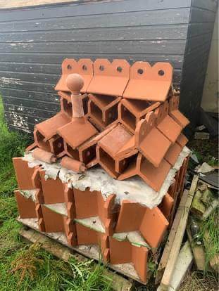 Castledawson 700 NEW octagon chimney pots 