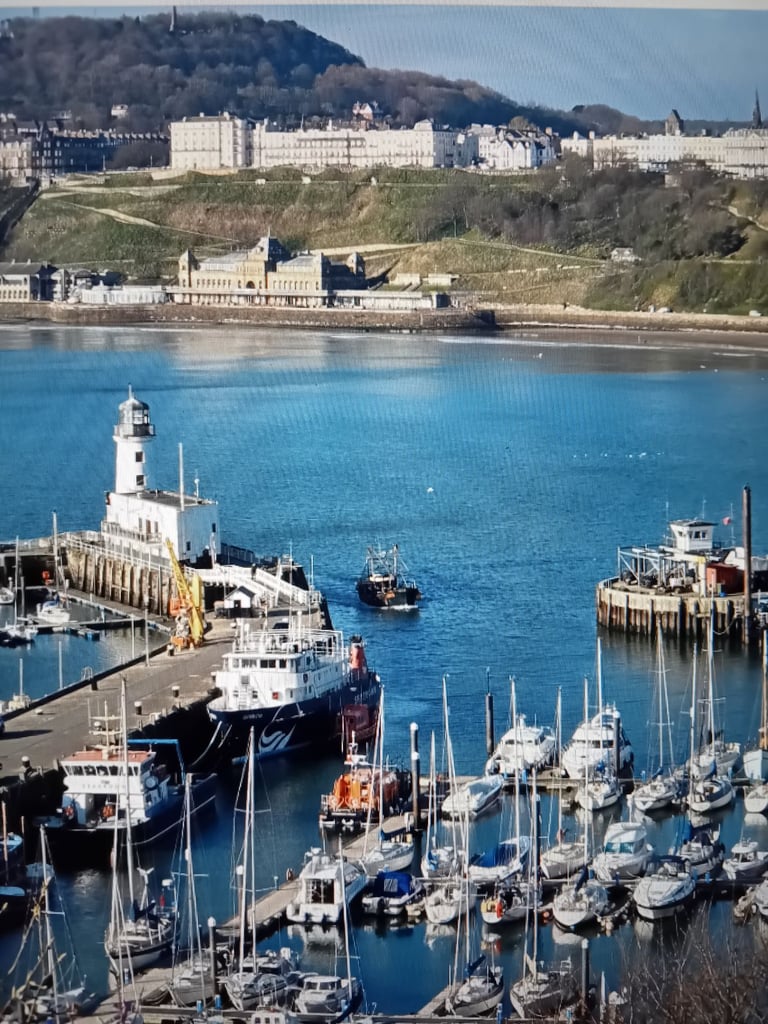 1 bed first floor self-contained flat to let Scarborough. Water rates included!