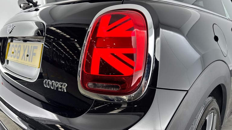 2018 MINI Hatch 1.5 Cooper Sport II 3dr Auto Petrol Hatchback Hatchback Petrol Automatic