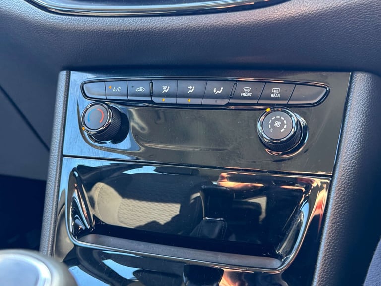 2017 Vauxhall Astra 1.4T 16V 150 SRi 5dr HATCHBACK PETROL Manual