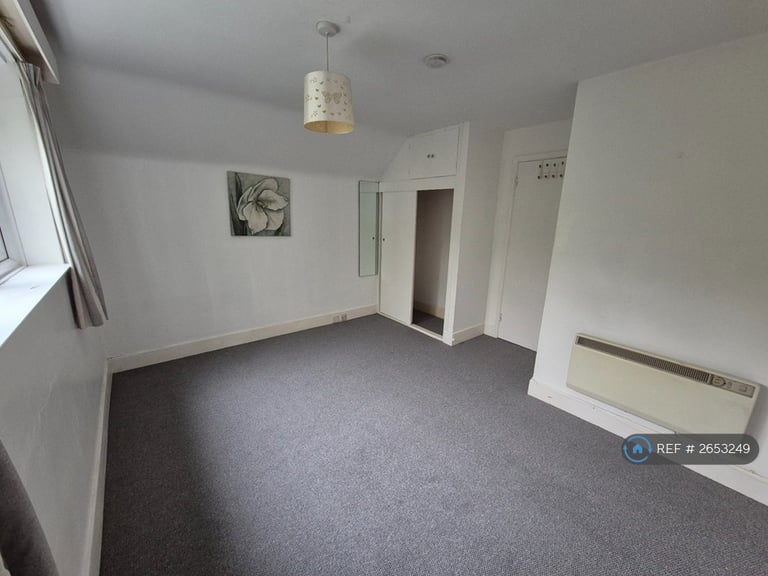 2 bedroom flat in Stretten Avenue, Cambridge, CB4 (2 bed) (#2653249)
