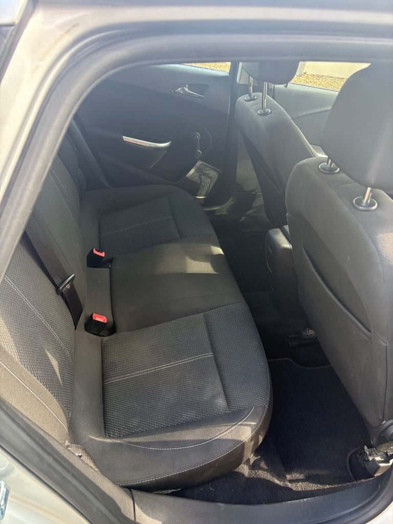 Vauxhall, ASTRA, Hatchback, 2010, Manual, 1598 (cc), 5 doors