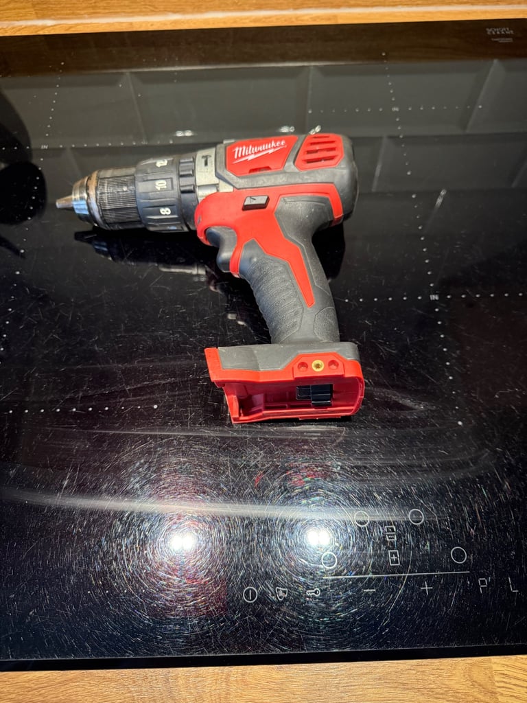 Milwaukee m18 drill 