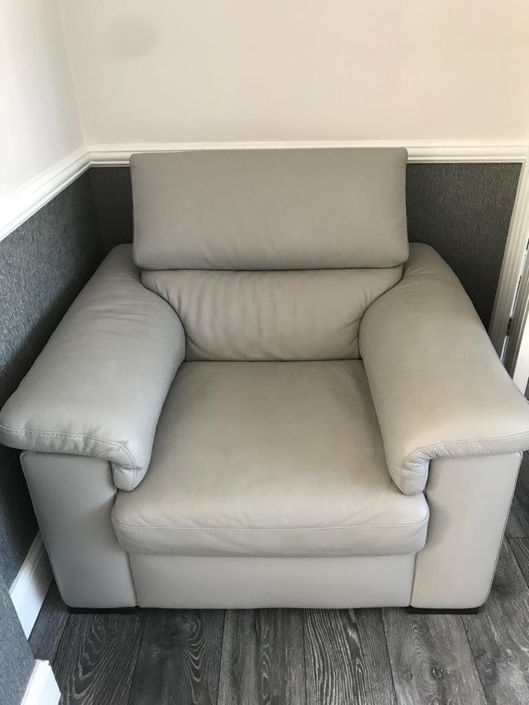 Leather sofa & chair (matching set) 