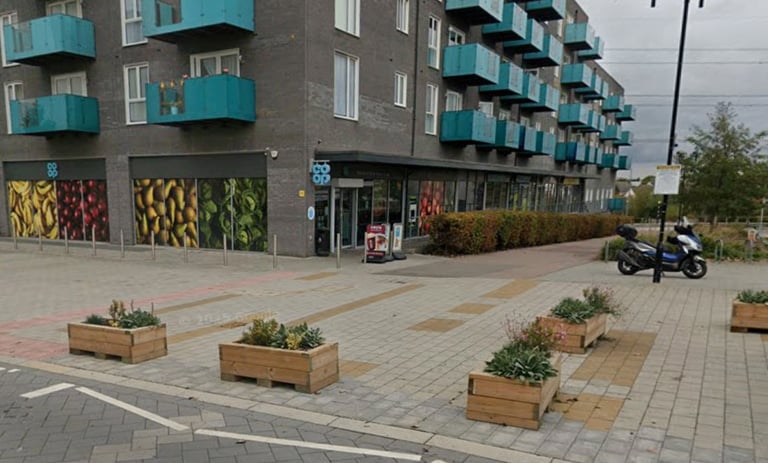 ROOM IN SHARED NEWBUILT FLAT- IG11