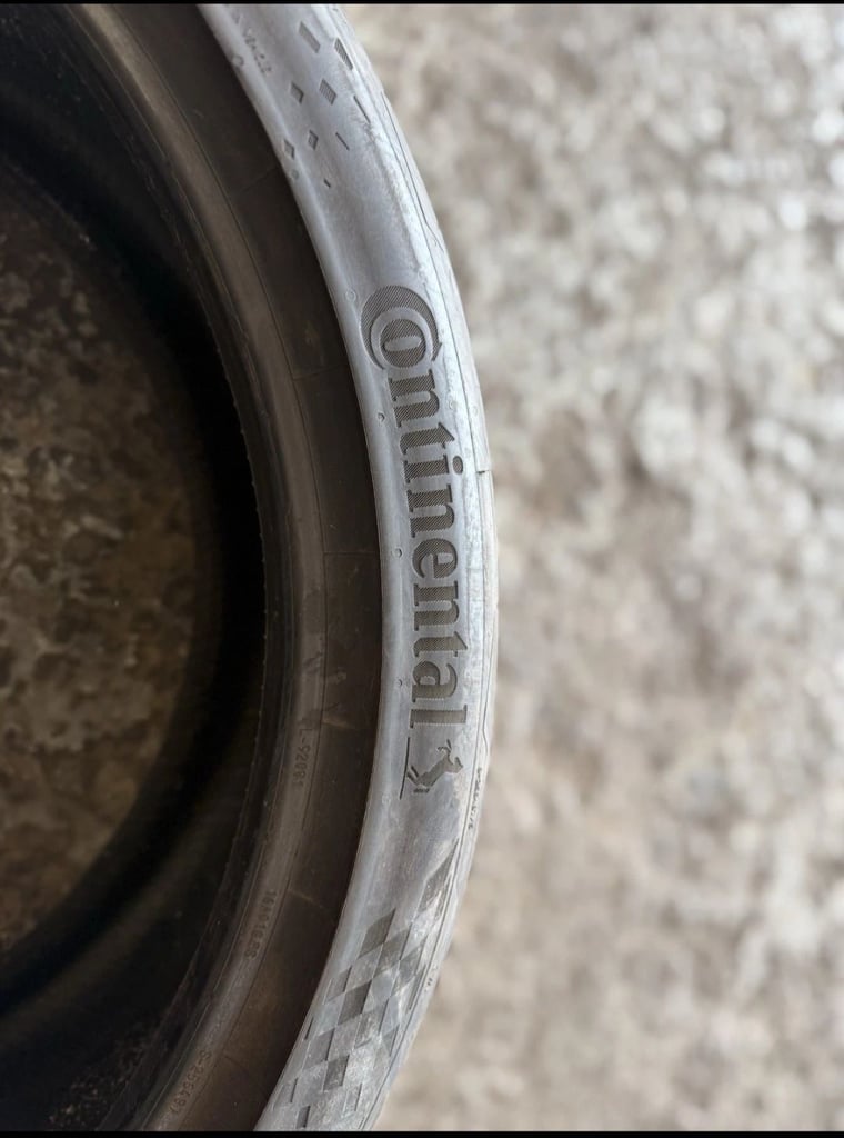 275/30/19 CONTINENTAL SPORT CONTACT 7 tyres with 6.4mm tread